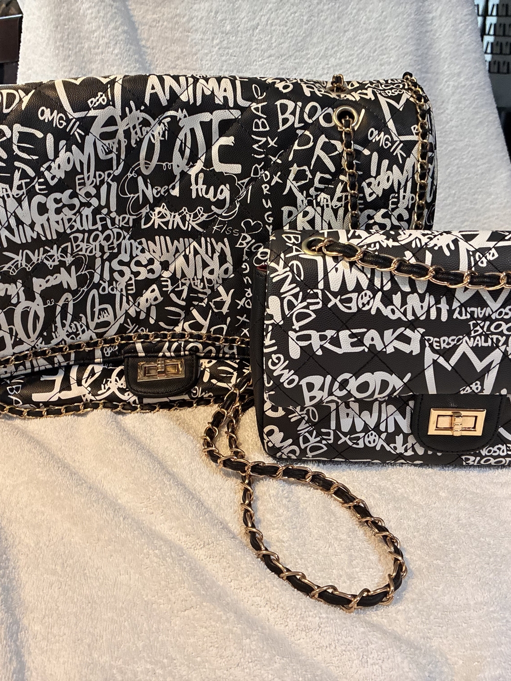 Black & White Graffiti Chain Shoulder Bag - Unbranded